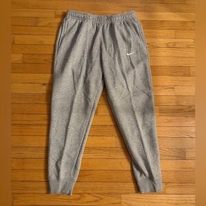 Nike Club Fleece Jogger Sweatpants. Heather Gray. Large. NWT.